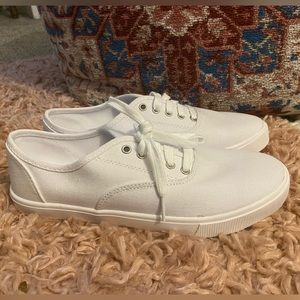 Time And Tru White Memory Foam Sneakers SZ 9
